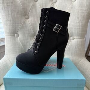 Stylish Black Ankle High Heel Lace-up Boots